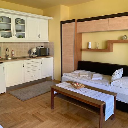 Mandarin Wellness Apartman Siófok Buitenkant foto