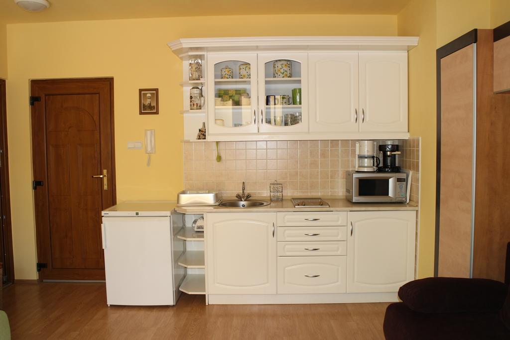 Mandarin Wellness Apartman Siófok Kamer foto