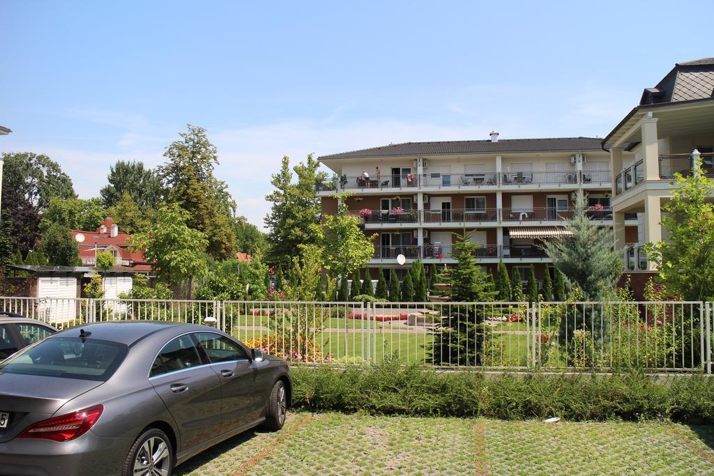 Mandarin Wellness Apartman Siófok Buitenkant foto