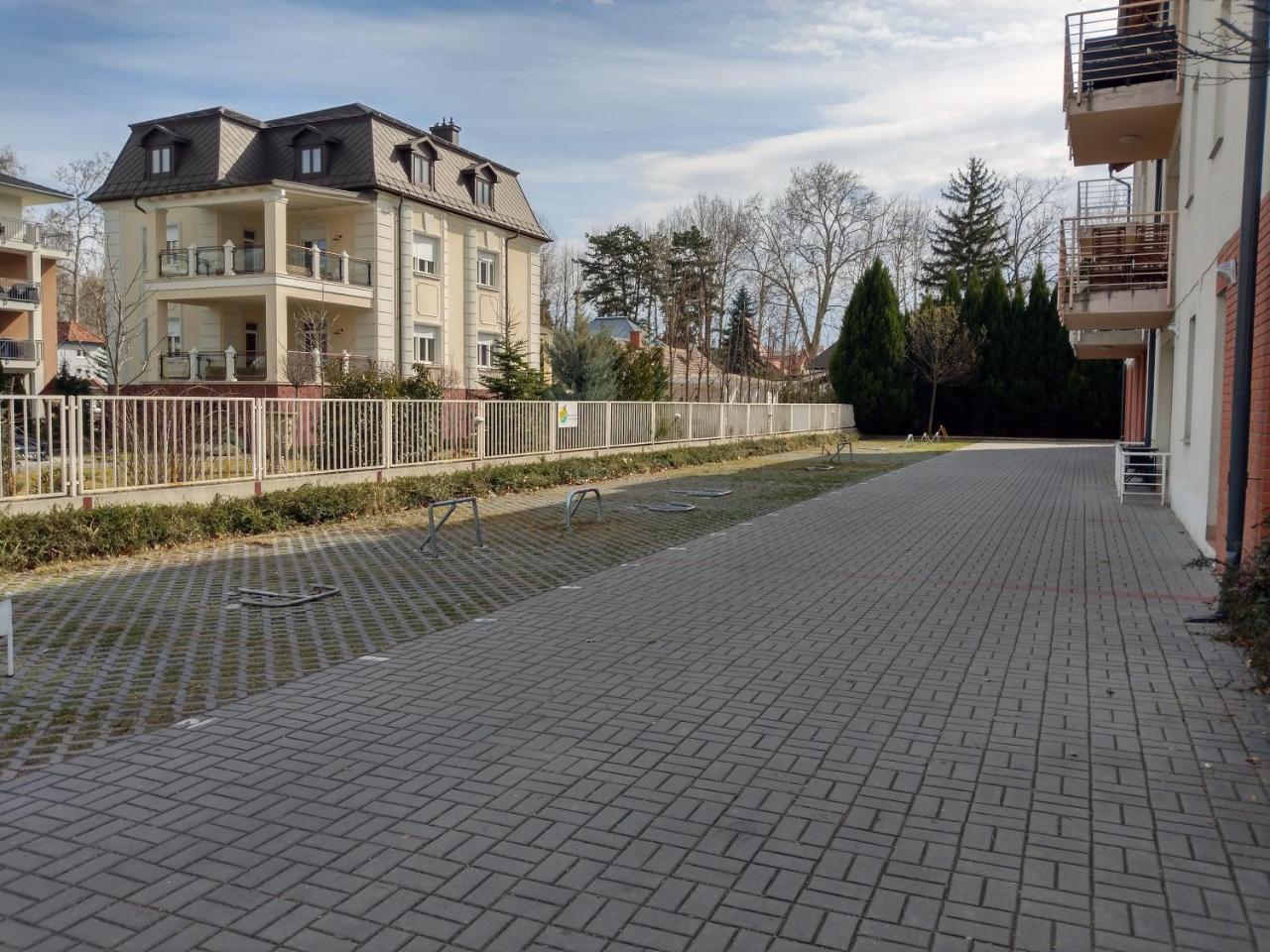 Mandarin Wellness Apartman Siófok Buitenkant foto